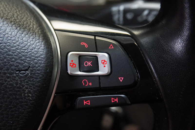 Volkswagen Transporter 2.0 TDI L2H1 DC Highline