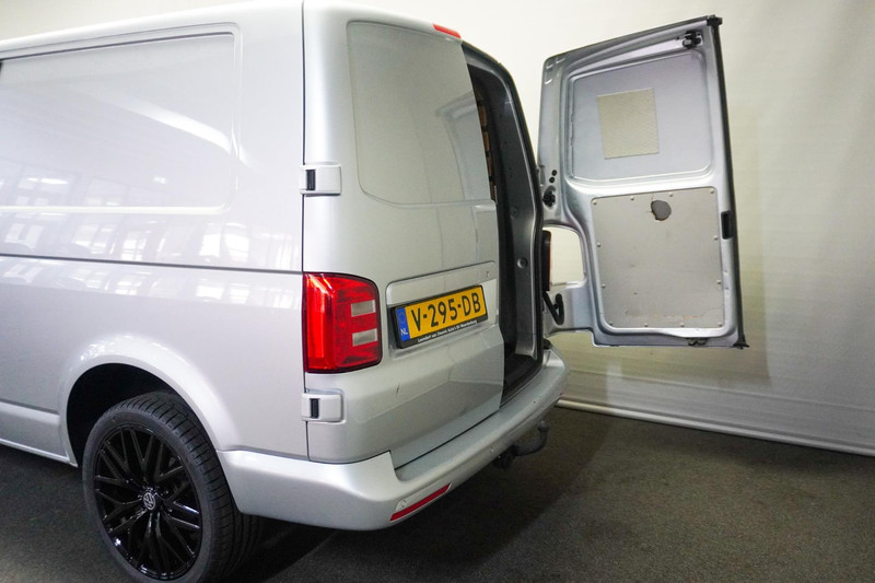 Volkswagen Transporter 2.0 TDI L2H1 DC Highline