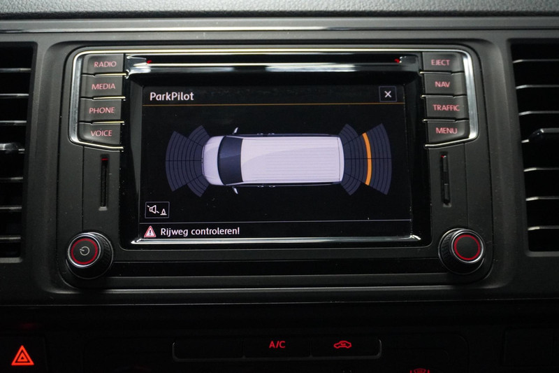 Volkswagen Transporter 2.0 TDI L2H1 DC Highline