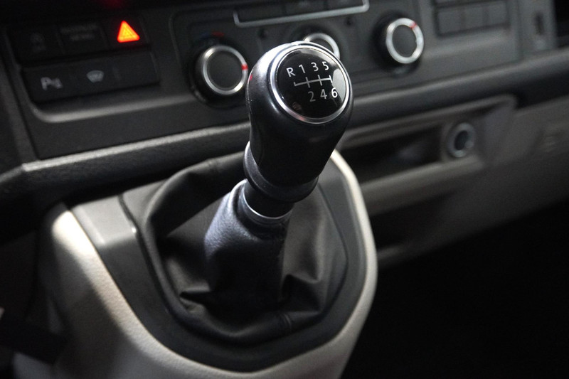 Volkswagen Transporter 2.0 TDI L2H1 DC Highline