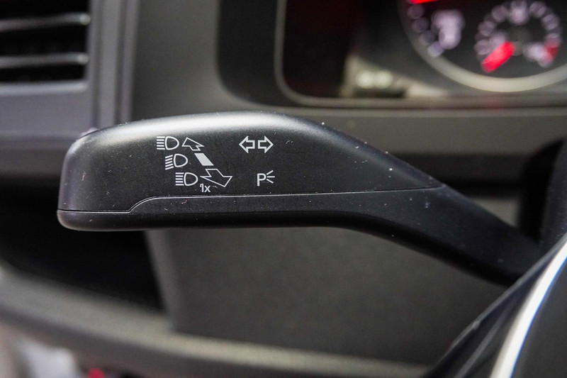 Volkswagen Transporter 2.0 TDI L2H1 DC Highline