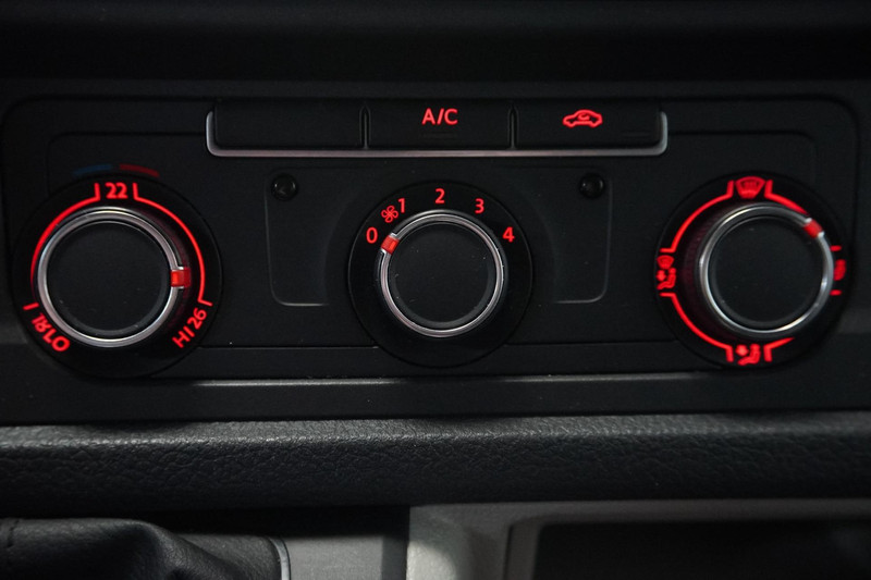 Volkswagen Transporter 2.0 TDI L2H1 DC Highline