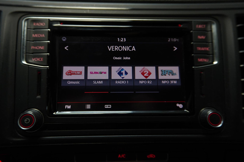 Volkswagen Transporter 2.0 TDI L2H1 DC Highline