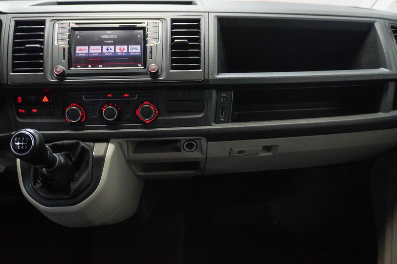 Volkswagen Transporter 2.0 TDI L2H1 DC Highline