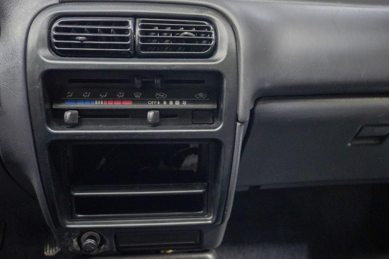 Daihatsu Charade 1.3-16V RTi NIEUWSTAAT