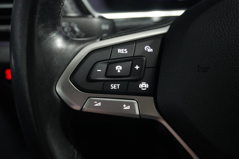 Volkswagen T-Cross 1.0 TSI Style Business R