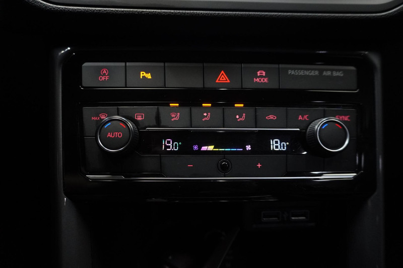 Volkswagen T-Cross 1.0 TSI Style Business R