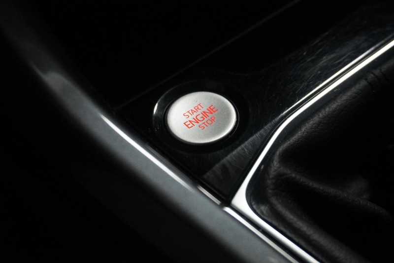 Volkswagen T-Cross 1.0 TSI Style Business R