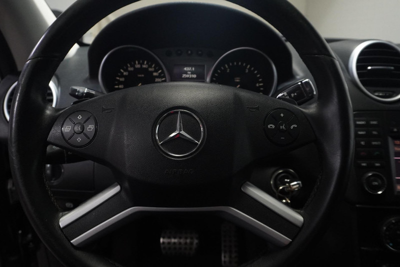 Mercedes-Benz M-Klasse 350 CDI (motor storing)