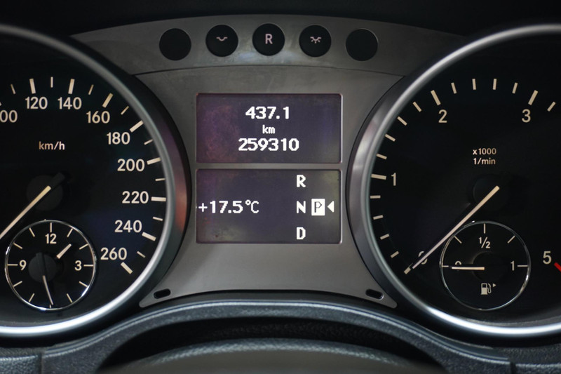 Mercedes-Benz M-Klasse 350 CDI (motor storing)