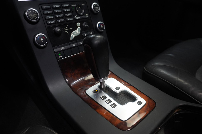 Volvo V70 3.2 Kinetic