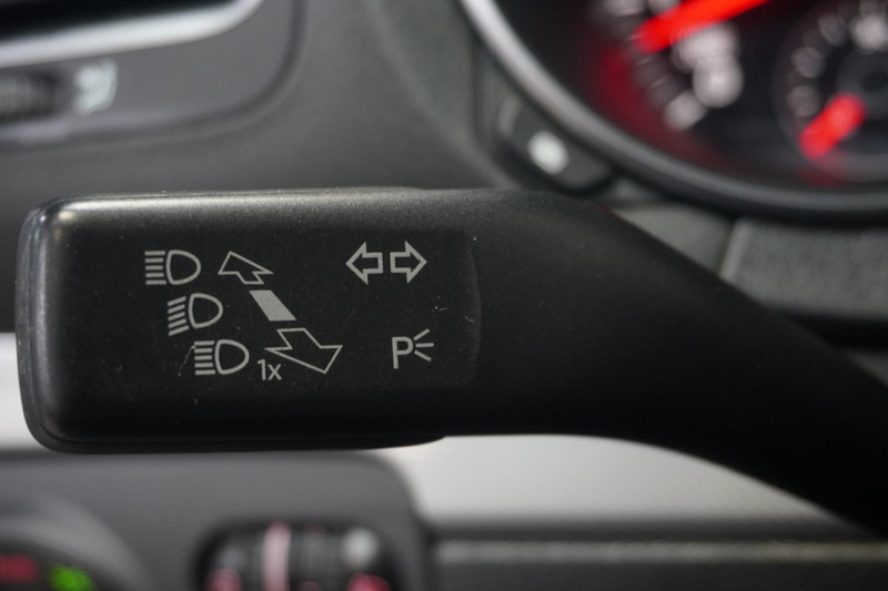 Volkswagen Golf 1.2 TSI R-line uitgevoerd