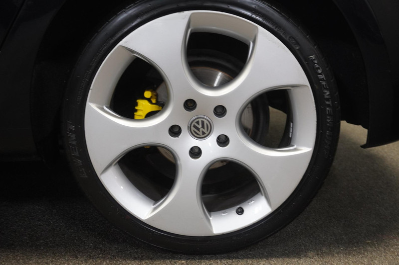 Volkswagen Golf 1.2 TSI R-line uitgevoerd