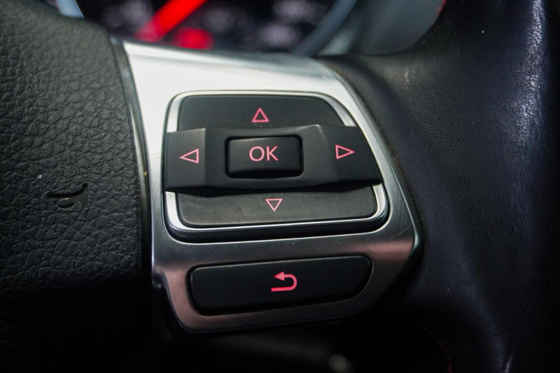 Volkswagen Golf 1.2 TSI R-line uitgevoerd