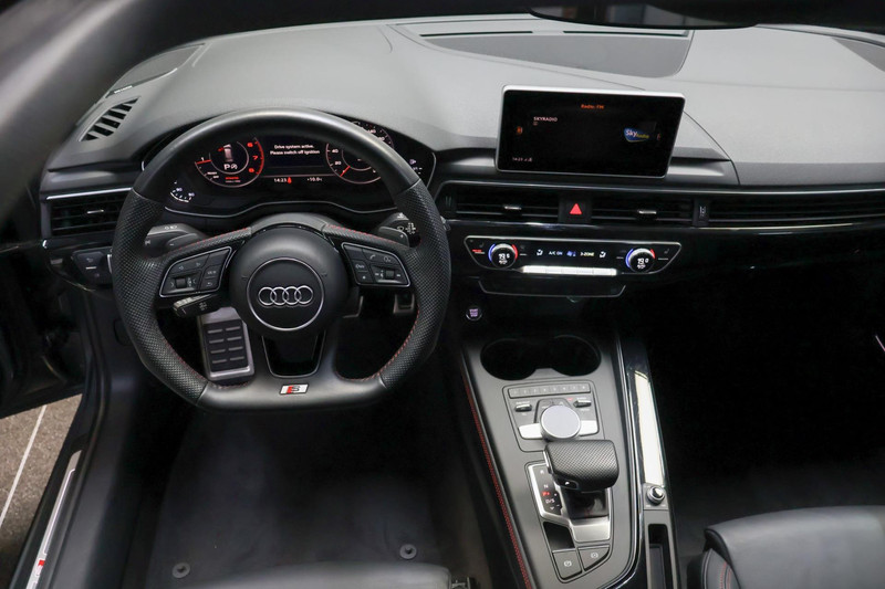 Audi A4 Avant 35 TFSI Sport S line black edition
