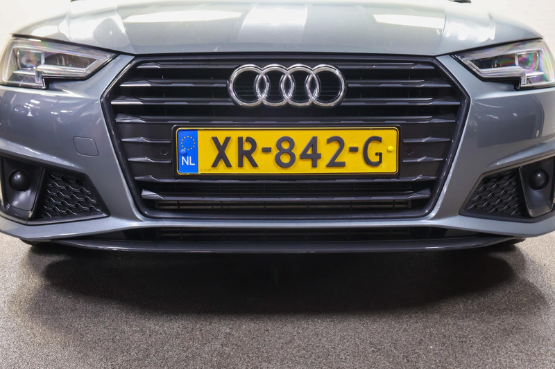 Audi A4 Avant 35 TFSI Sport S line black edition