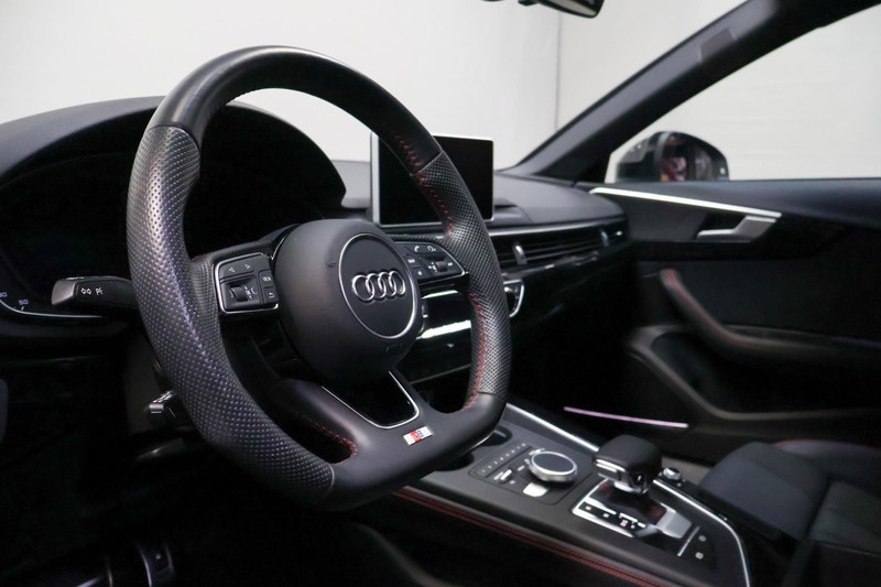 Audi A4 Avant 35 TFSI Sport S line black edition