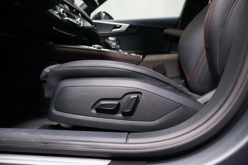 Audi A4 Avant 35 TFSI Sport S line black edition