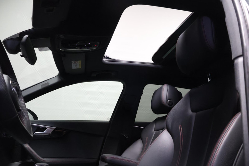 Audi A4 Avant 35 TFSI Sport S line black edition