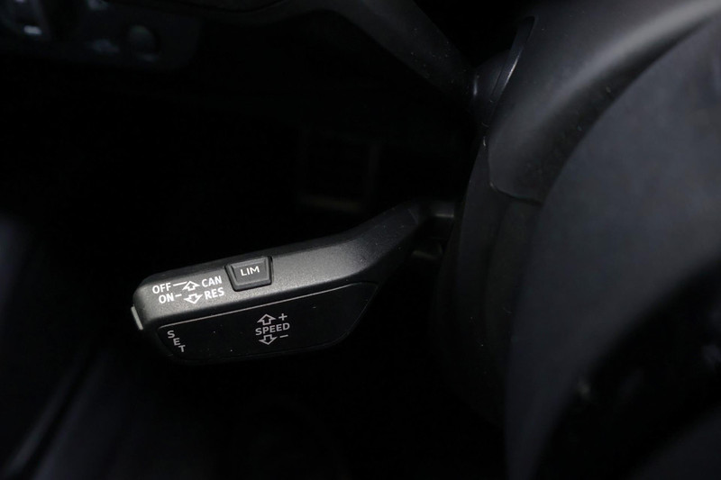 Audi A4 Avant 35 TFSI Sport S line black edition