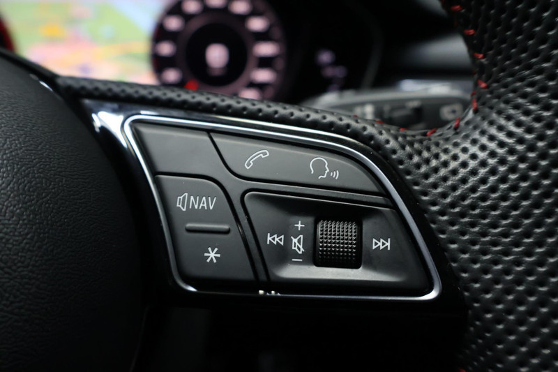 Audi A4 Avant 35 TFSI Sport S line black edition