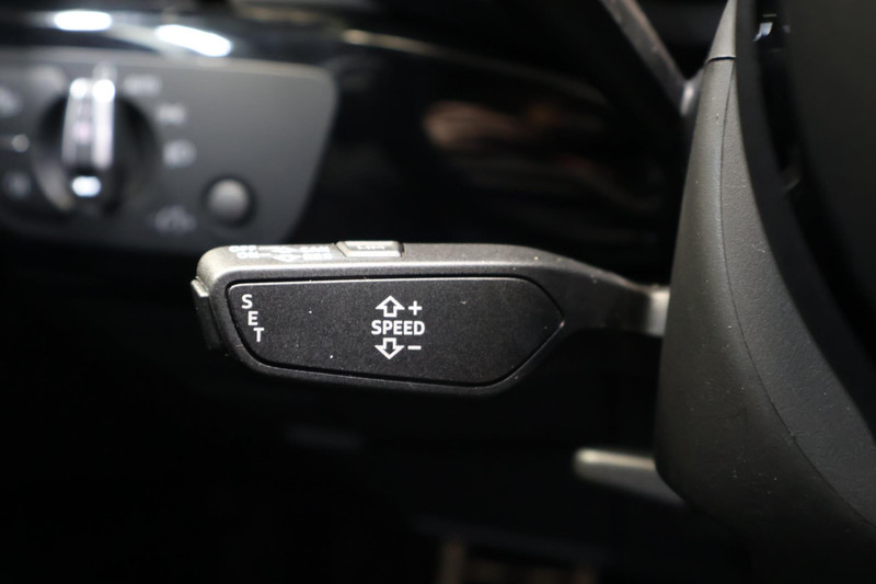 Audi A4 Avant 35 TFSI Sport S line black edition