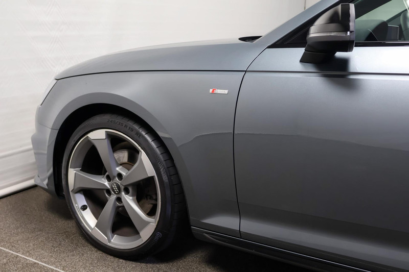 Audi A4 Avant 35 TFSI Sport S line black edition