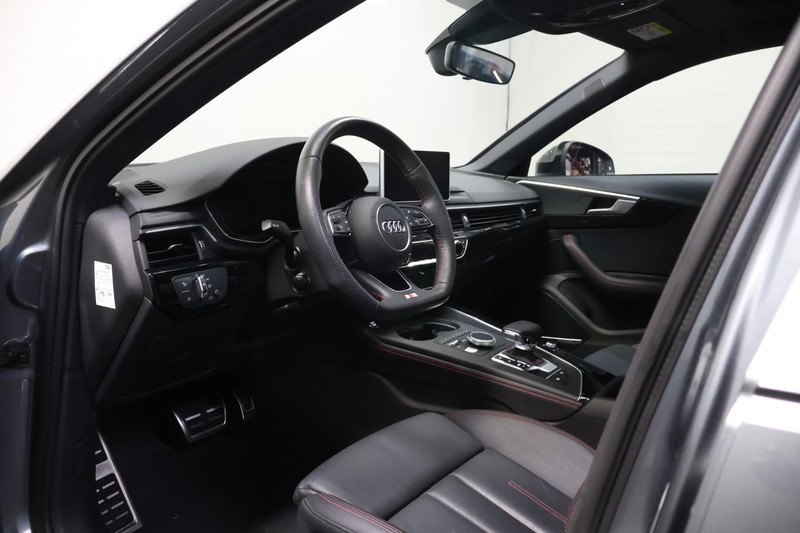 Audi A4 Avant 35 TFSI Sport S line black edition