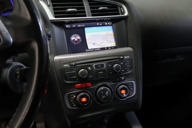 Citroën C4 1.4 VTi Ligne Business (SCHADE)