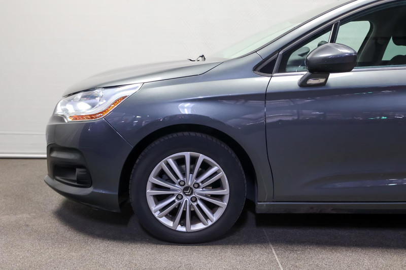 Citroën C4 1.4 VTi Ligne Business (SCHADE)