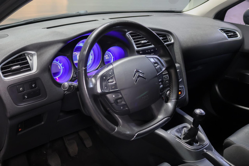 Citroën C4 1.4 VTi Ligne Business (SCHADE)