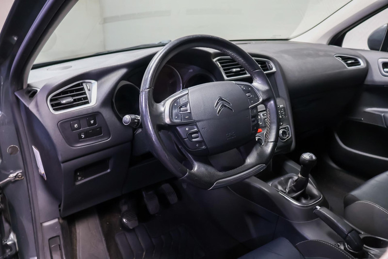 Citroën C4 1.4 VTi Ligne Business (SCHADE)