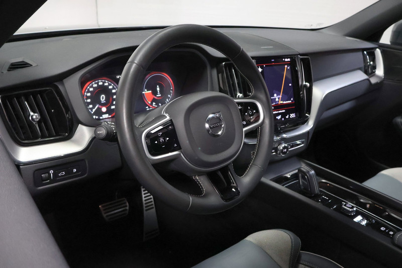 Volvo XC60 2.0 Recharge T8 AWD R-Design