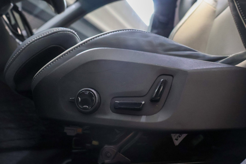 Volvo XC60 2.0 Recharge T8 AWD R-Design