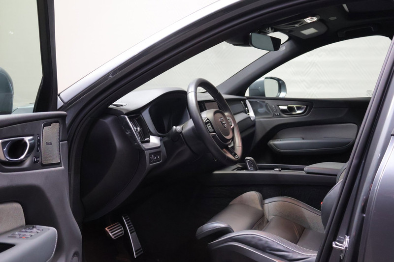 Volvo XC60 2.0 Recharge T8 AWD R-Design
