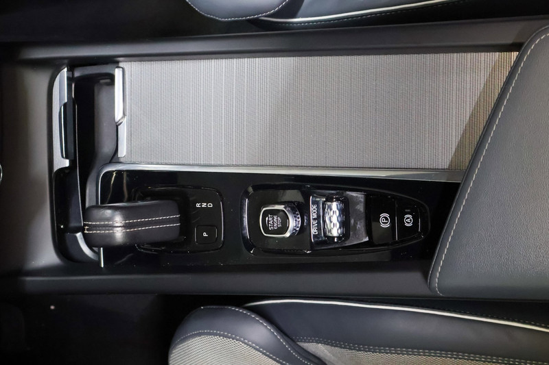 Volvo XC60 2.0 Recharge T8 AWD R-Design