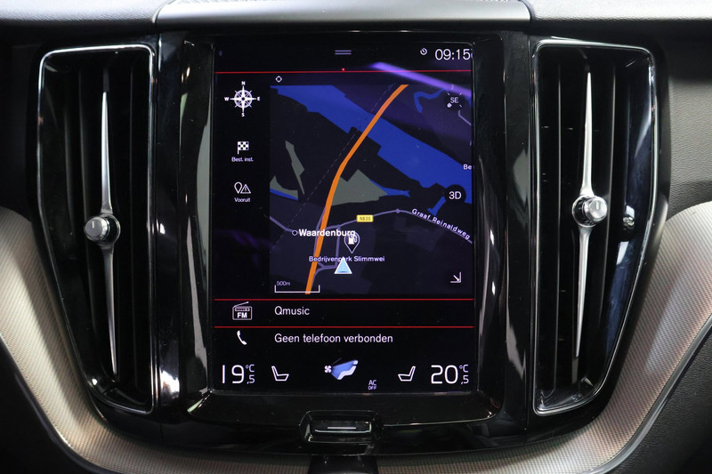 Volvo XC60 2.0 Recharge T8 AWD R-Design