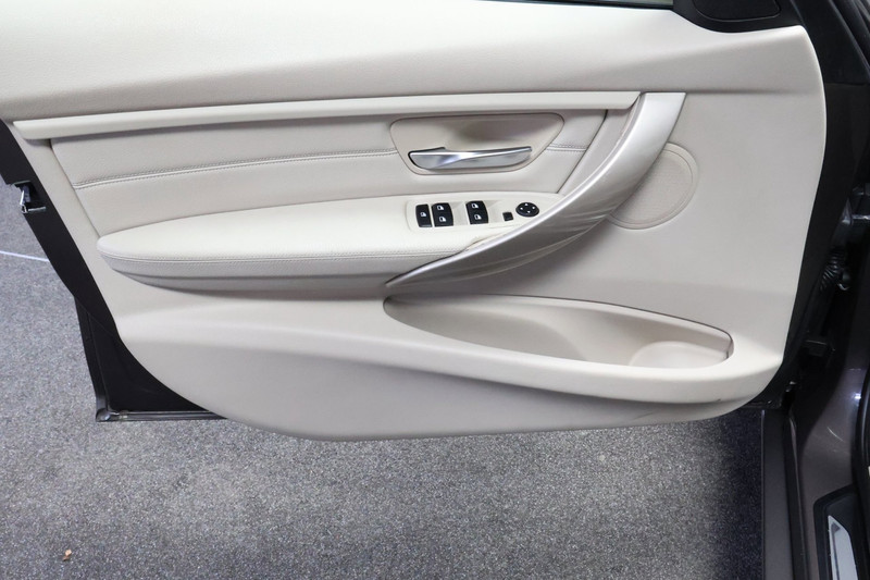 BMW 3 Serie 328i High Executive