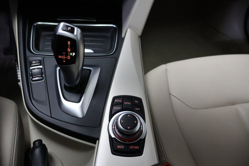 BMW 3 Serie 328i High Executive