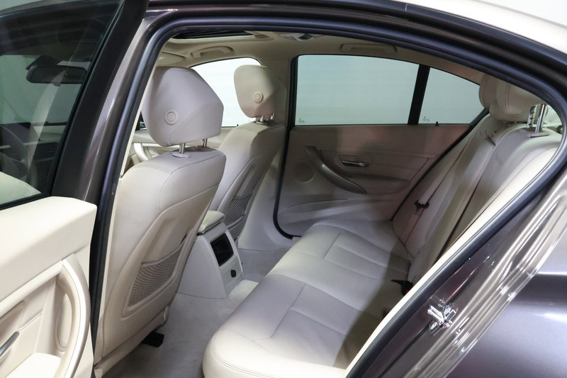 BMW 3 Serie 328i High Executive