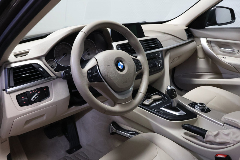 BMW 3 Serie 328i High Executive