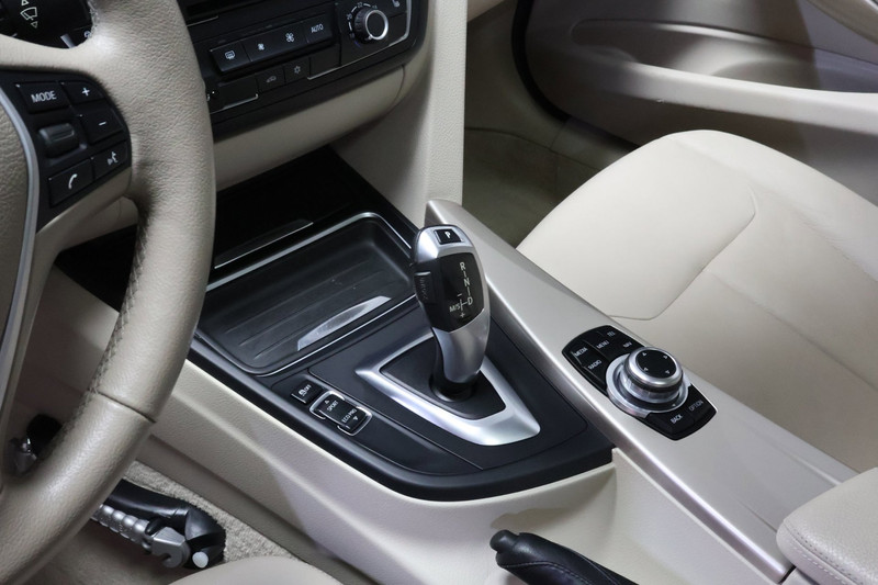 BMW 3 Serie 328i High Executive