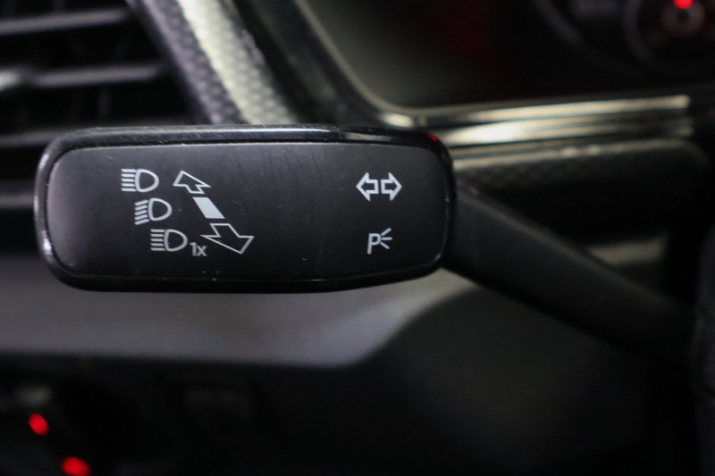 Volkswagen T-Cross 1.0 TSI Life Business