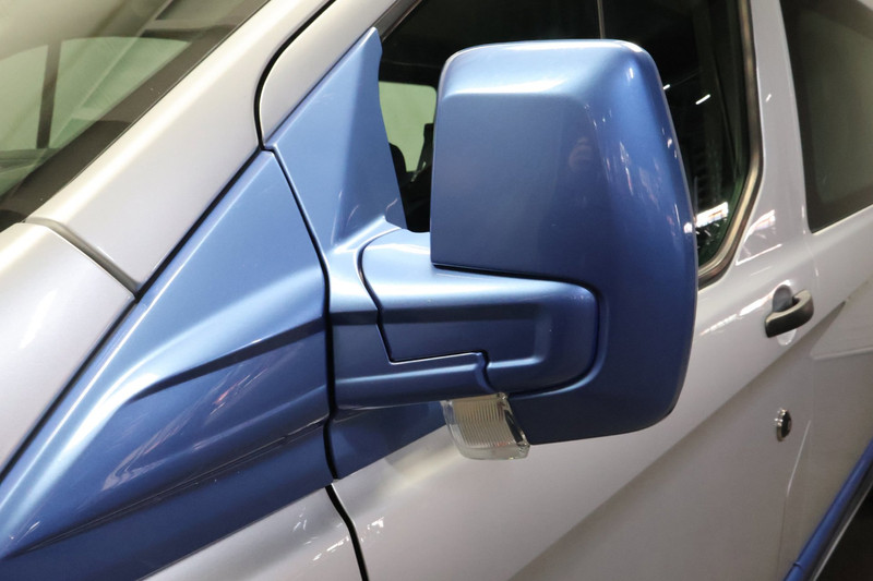 Ford Transit Custom 320 2.0 TDCI L2H1 Limited DC