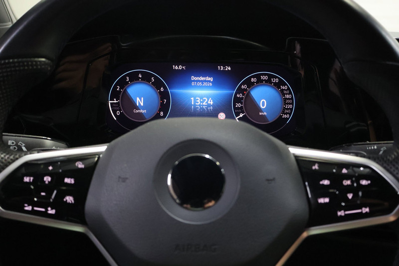 Volkswagen Golf 1.5 eTSI R-Line