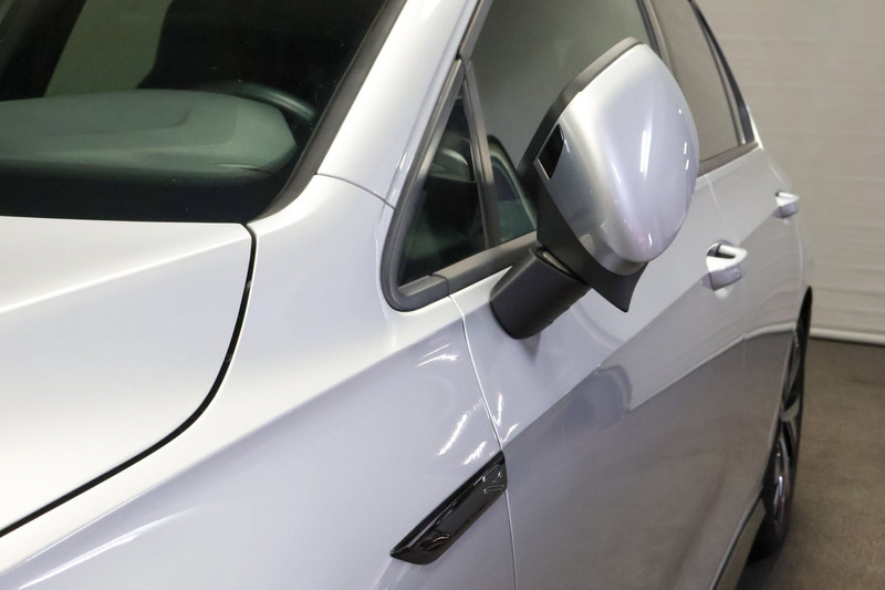 Volkswagen Golf 1.5 eTSI R-Line