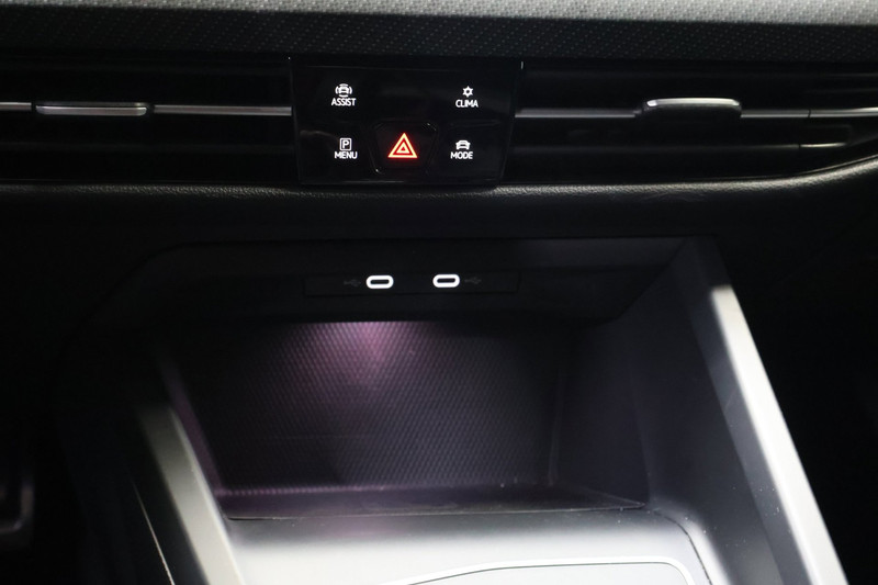 Volkswagen Golf 1.5 eTSI R-Line