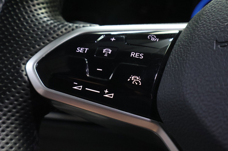 Volkswagen Golf 1.5 eTSI R-Line