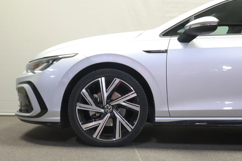 Volkswagen Golf 1.5 eTSI R-Line