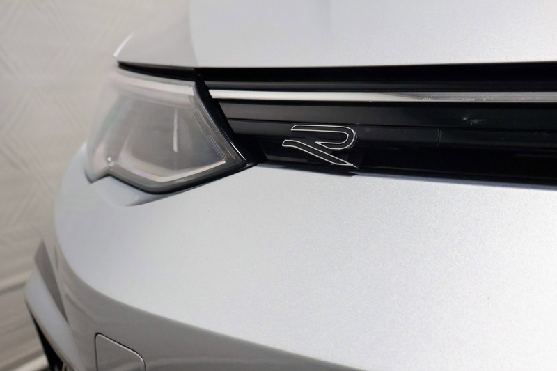 Volkswagen Golf 1.5 eTSI R-Line